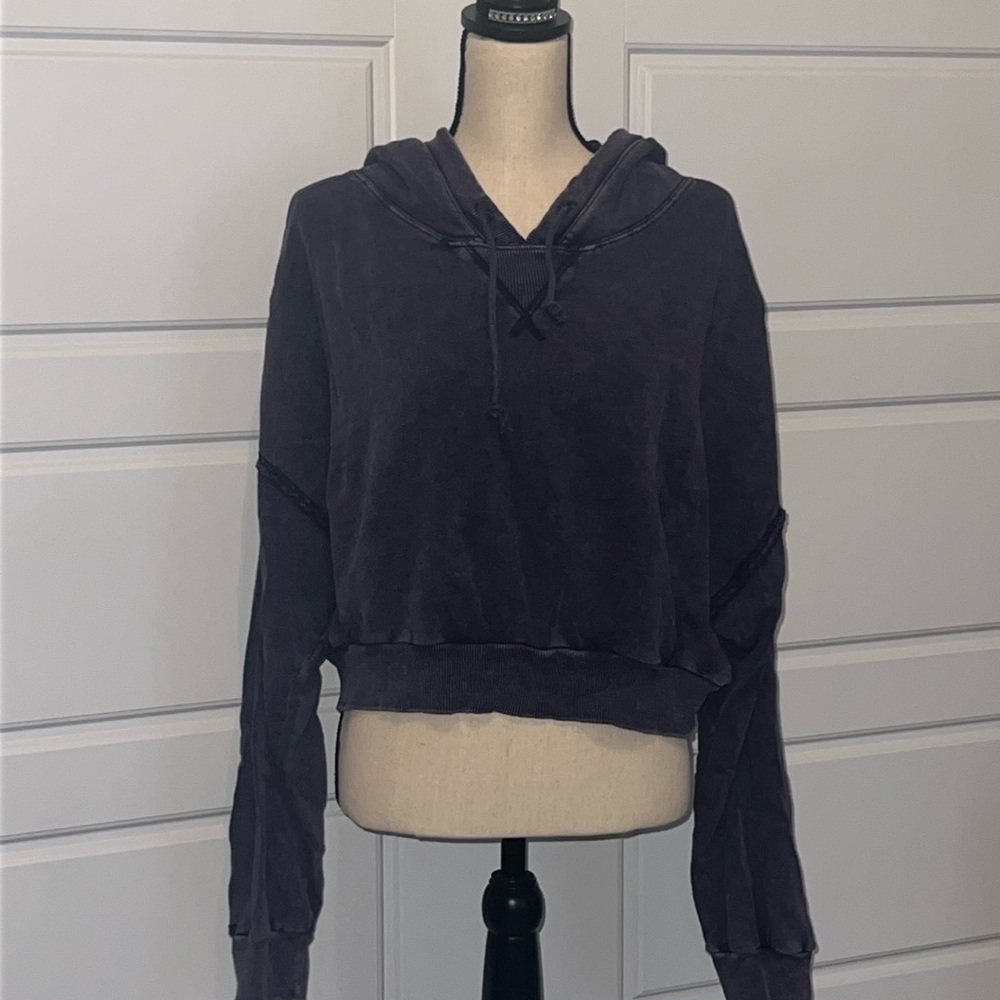 Distressed cropped hoodie  SIZE XL